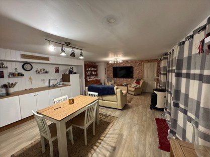 4 Bed Detached House, Ammanford Road, SA18