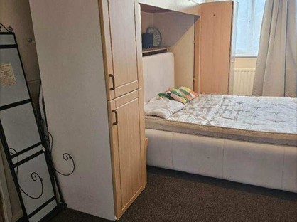 Studio Flat, Wingate Road, LU4