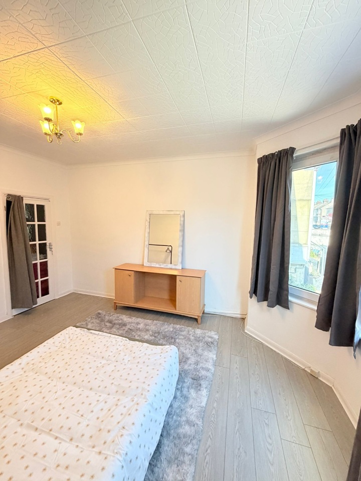 Northfleet, Gravesend - Room in a Shared House, Springhead Road, DA11 ...