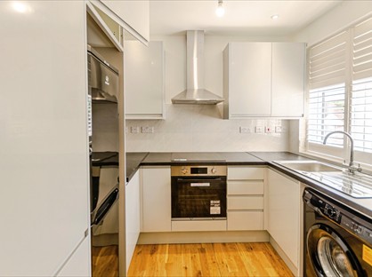3 Bed Flat, Gladstone Park Gardens, NW2