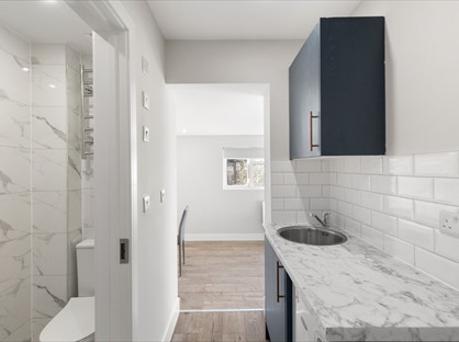 Studio Flat, Old Charlton Road, TW17