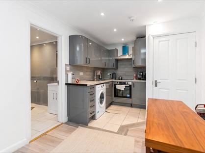 2 Bed Flat, West Street, BN1