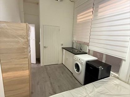 Studio Flat, Leytonstone, E11