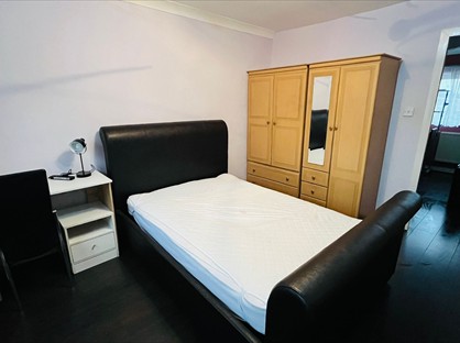 Room in a Shared Flat, Dale Walk, B25