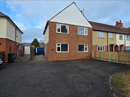 3 Bed End Terrace, South Road, DY8
