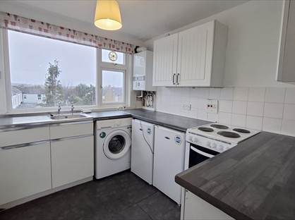 1 Bed Flat, Gander Green Lane, SM1