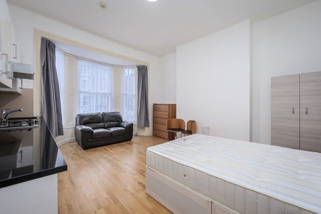 London - Studio Flat, Very Near Ealing Broadway Central Ar, W5 - To ...