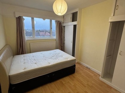 Room in a Shared House, Rougemont Avenue, SM4