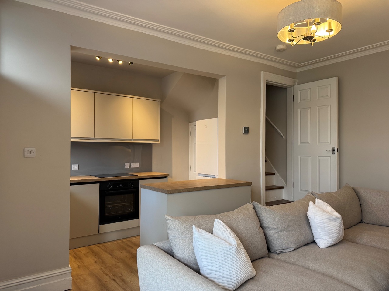 2 Bed Terraced House, Knowle Avenue, LS4 photo 3