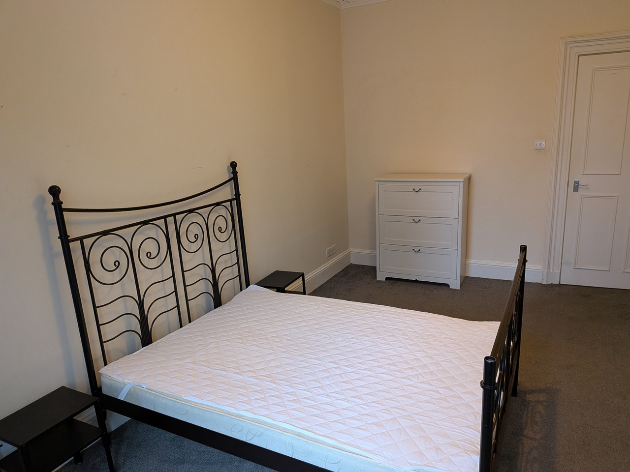 2 Bed Flat, Edinburgh, EH6 photo 3