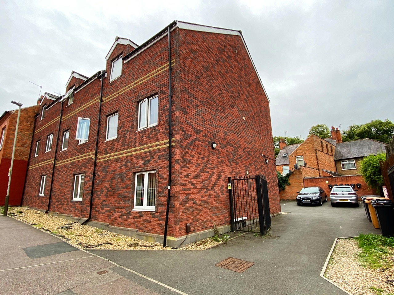 1 Bed Flat, Tyrrell House, LE3, N1 7GU