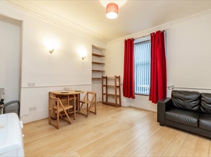 1 Bed Flat, Esslemont Avenue, AB25
