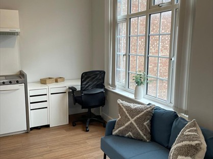 Studio Flat, Majestic Court, ST4