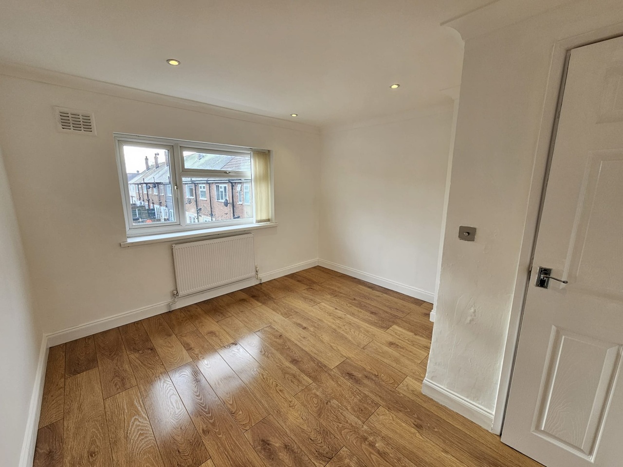 Bootle - 3 Bed End Terrace, Glovers Lane, L30 - To Rent Now for £825.00 p/m
