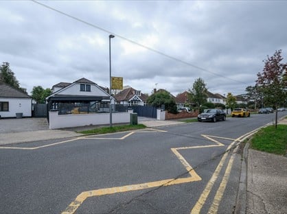 2 Bed Detached House, Ellingham Road, KT9