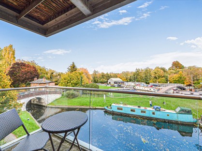 2 Bed Flat, Kings Mill Way, UB9