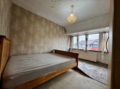 3 Bed Terraced House, Portman Drive, IG8