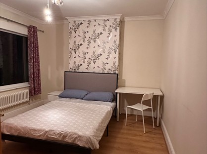 Room in a Shared House, London Road, TW15
