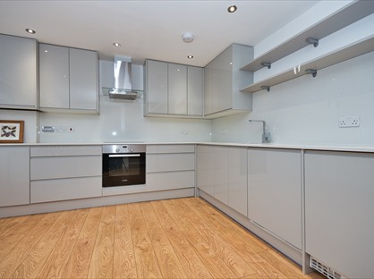 2 Bed Maisonette, Lower Clapton Road, E5