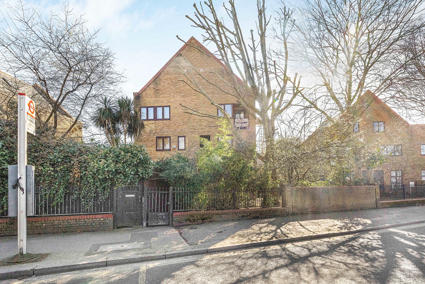 Additional image 2 of 4 Bed Semi-Detached House, Redriff Road, SE16, N1 7GU