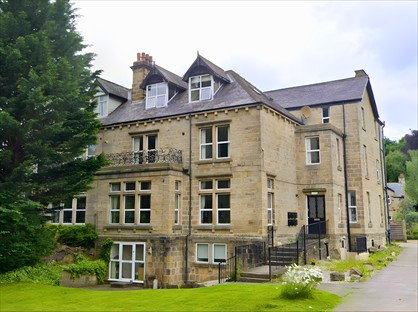 1 Bed Flat, Summerfield, LS18