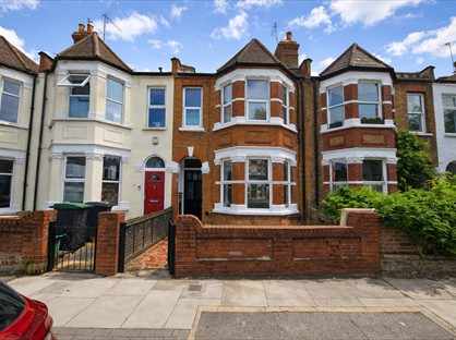 2 Bed Flat, Chesterfield Gardens, N4