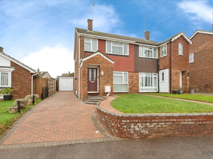 3 Bed Semi-Detached House, Waverley Close, SG2