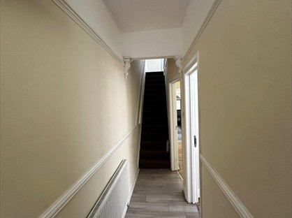 4 Bed Semi-Detached House, Woodlands Road, UB1