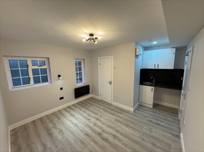 Studio Flat, Charles Road, TW18