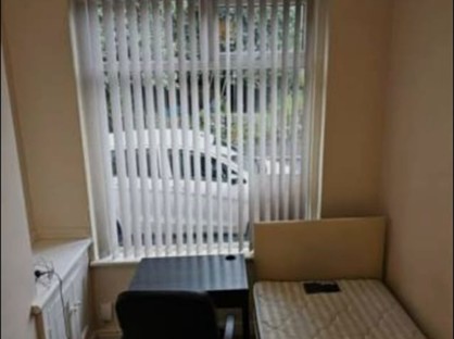 Room in a Shared House, Carnforth Street, M14
