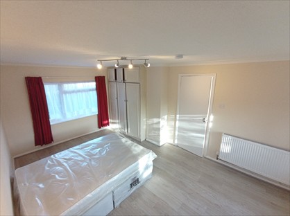 4 Bed Semi-Detached House, Turkey Street, EN3