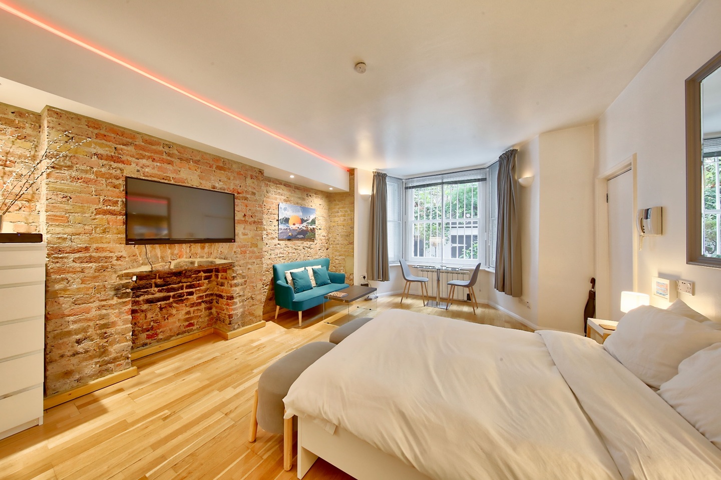 London - Studio Flat, Longridge Road, SW5 - To Rent Now for £1,850.00 p/m