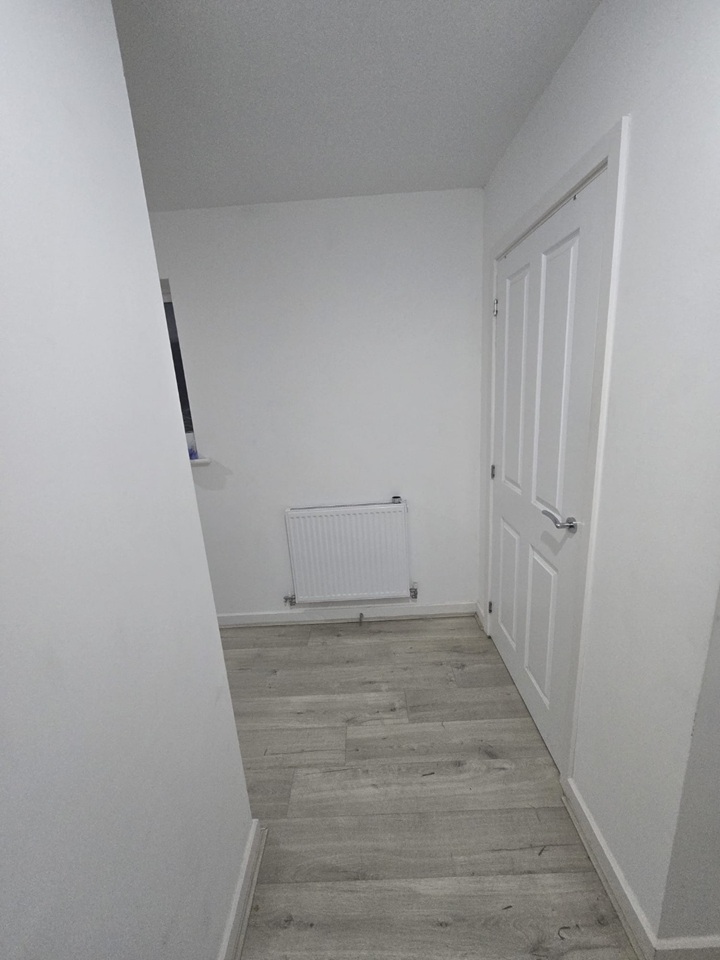 Hackbridge - 1 Bed Flat, Wigan Court, SM6 - To Rent Now for £1,495.00 p/m