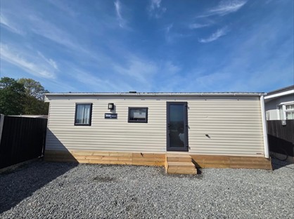 2 Bed Mobile Home, Weeping Willow, GU6