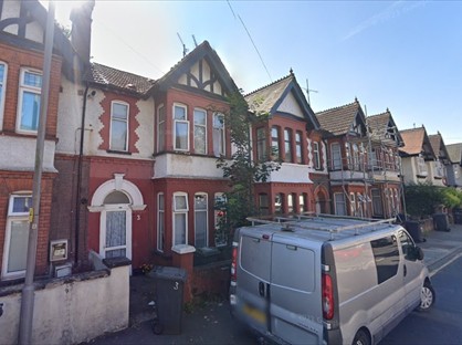 4 Bed Terraced House, Cromwell Road, LU3