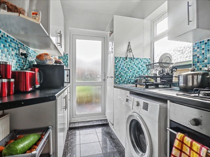3 Bed Semi-Detached House, Broadwater Road, SW17