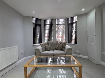 2 Bed Flat, Colchester Avenue, CF23