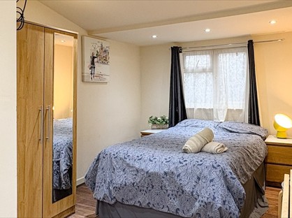 Studio Flat, Park Avenue, NW2