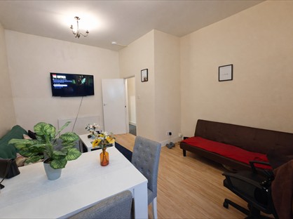 1 Bed Flat, Wallwood Road, E11