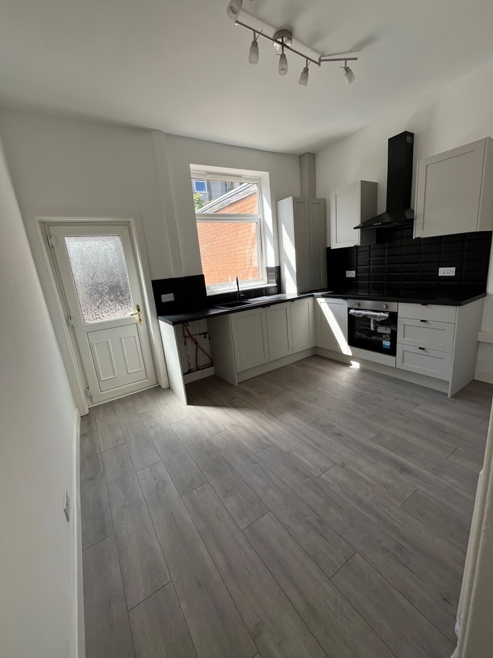 Manchester - 2 Bed Terraced House, Bank St, M34 - To Rent Now for £900. ...