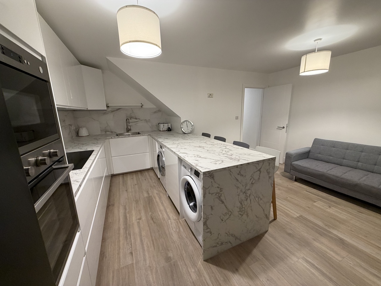 Room in a Shared Flat, Surrey Lane, SW11 photo 3