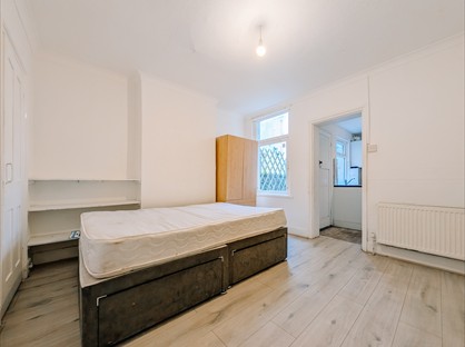 2 Bed Terraced House, High Street, ME10