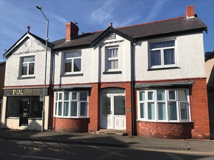 2 Bed Flat, High Street, LL18