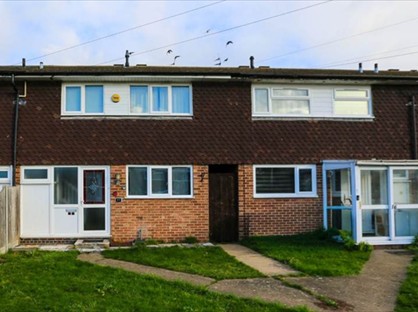 3 Bed Detached House, Lincoln Chase, SS2