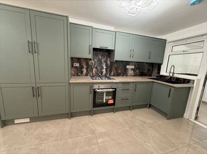 3 Bed Terraced House, Shelley Close, RG24