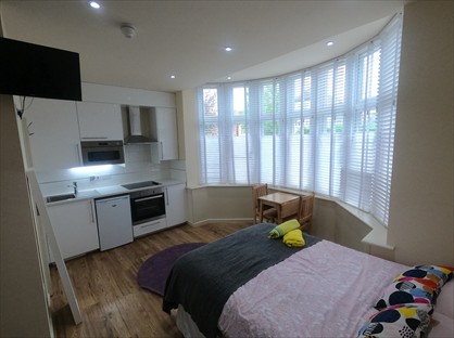 Studio Flat, Chatsworth Road, NW2