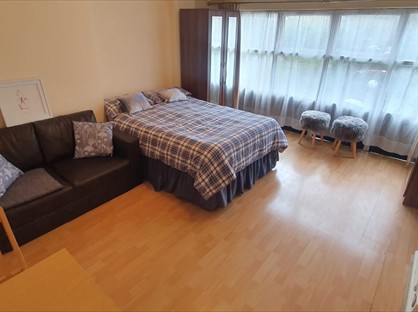 Studio Flat, Chatsworth Road, NW2