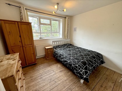 Room in a Shared House, Southmead Road, SW19