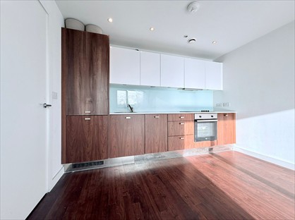 1 Bed Flat, The Icon, SS14
