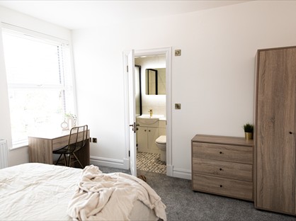 Room in a Shared House, Norman Road, SK15